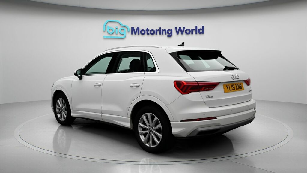 Audi Q3 Sport White #5
