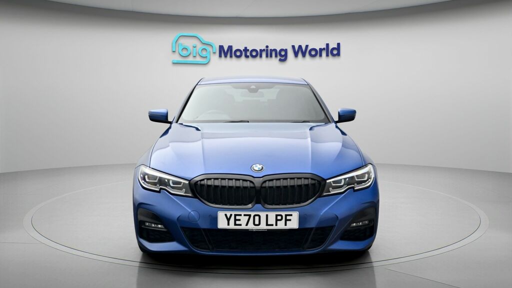 BMW 3 Series M Sport YE70LPF Blue #2