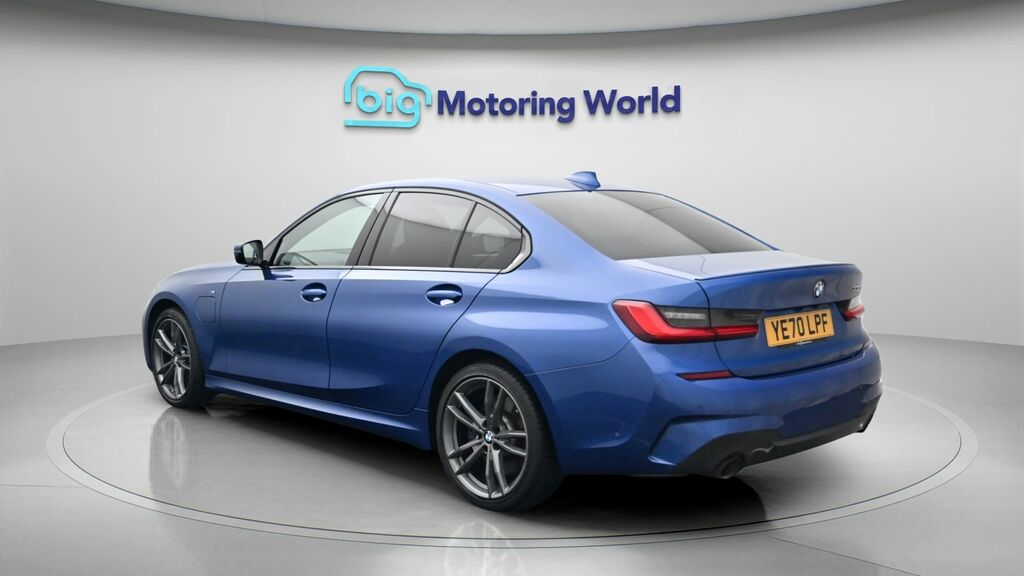BMW 3 Series M Sport YE70LPF Blue #5