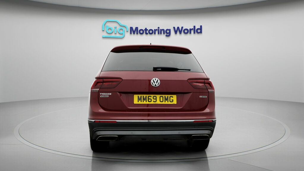 Volkswagen Tiguan Allspace Sel Red #6