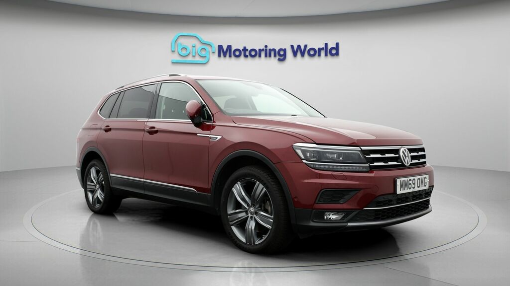Volkswagen Tiguan Allspace Sel Red