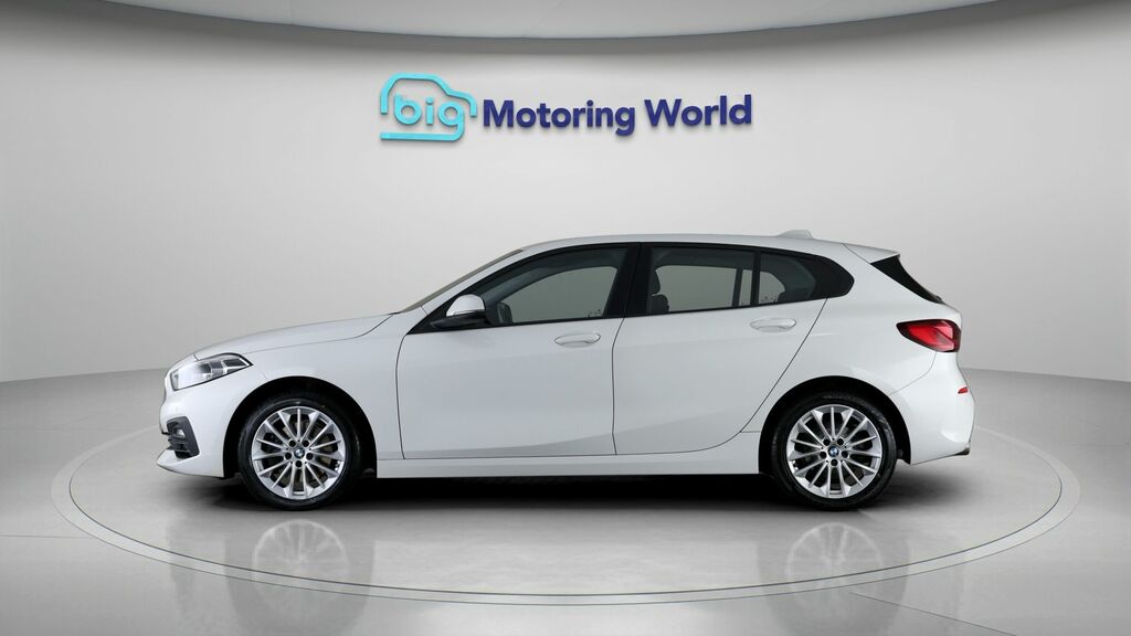 BMW 1 Series Se YE70OXP White #4