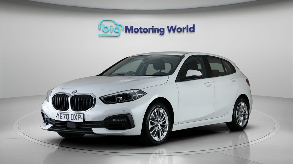 BMW 1 Series Se YE70OXP White #3