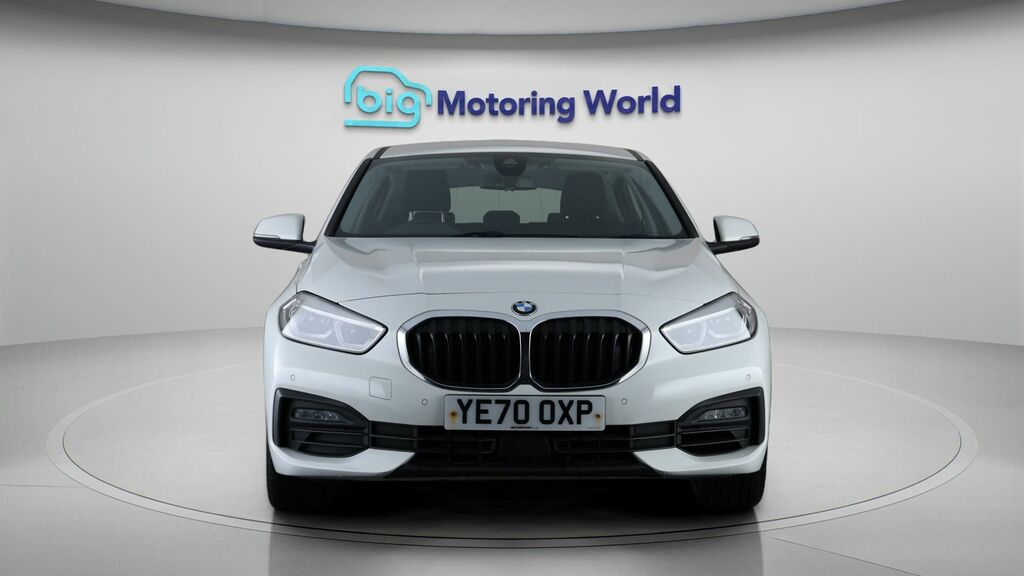 BMW 1 Series Se YE70OXP White #2
