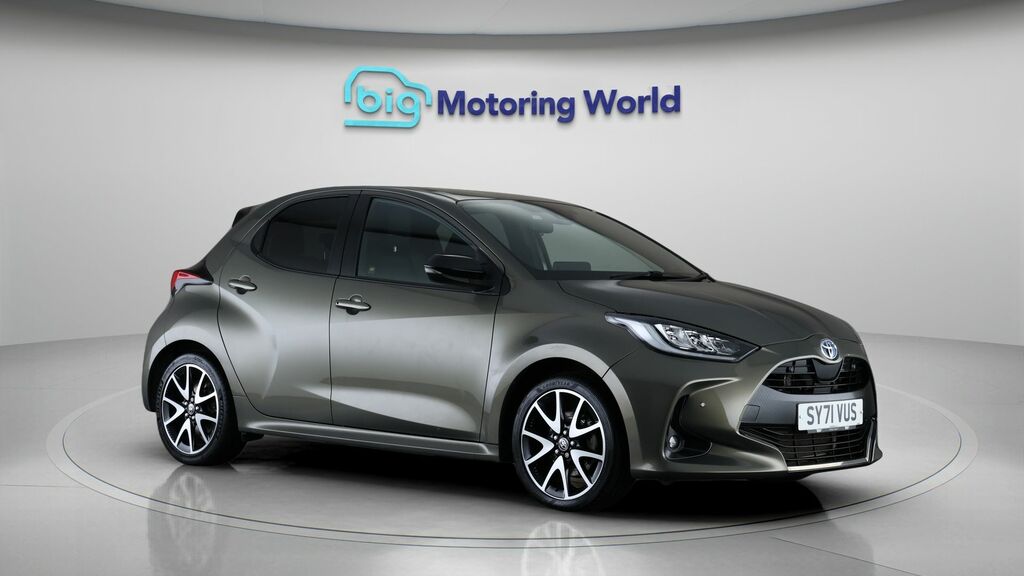 Toyota Yaris Dynamic Brown