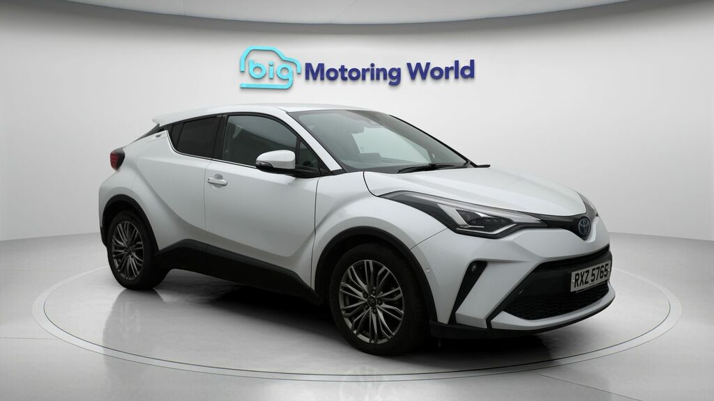 Toyota C-Hr Excel White