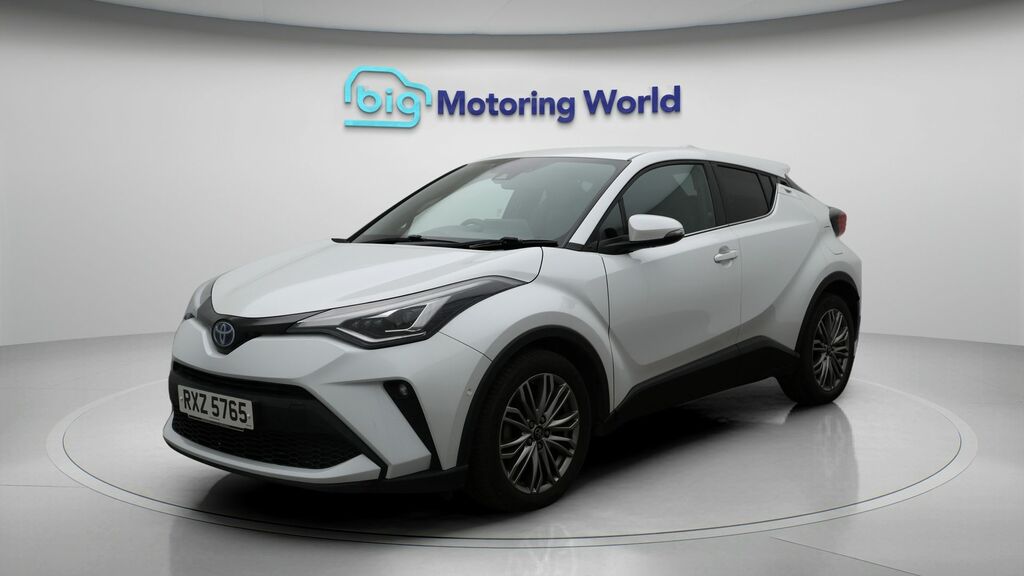 Toyota C-Hr Excel White #3