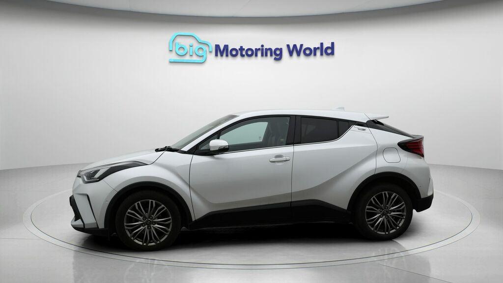 Toyota C-Hr Excel White #4