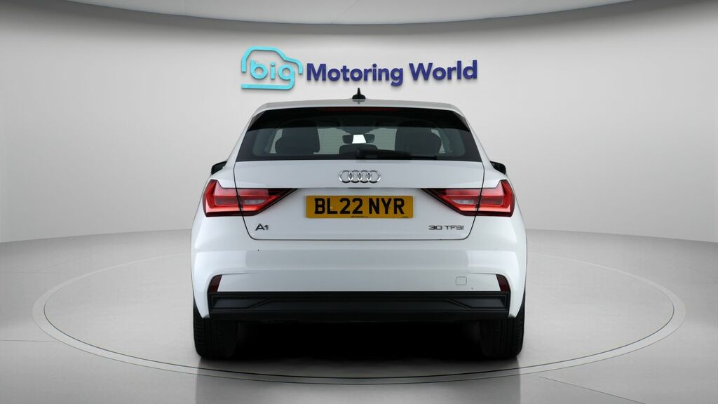 Audi A1 Technik White #6