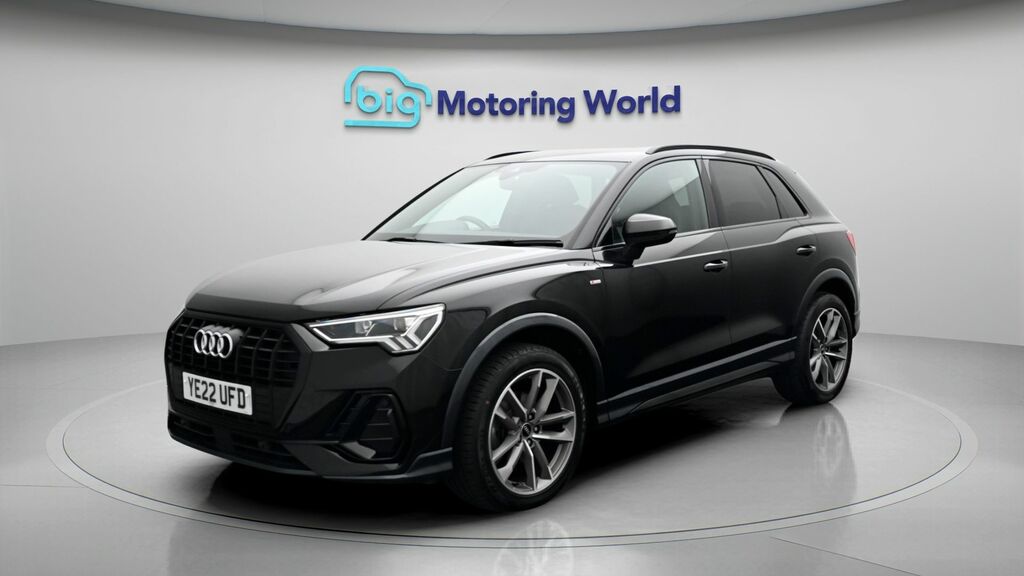 Audi Q3 Black Edition YE22UFD Black #3