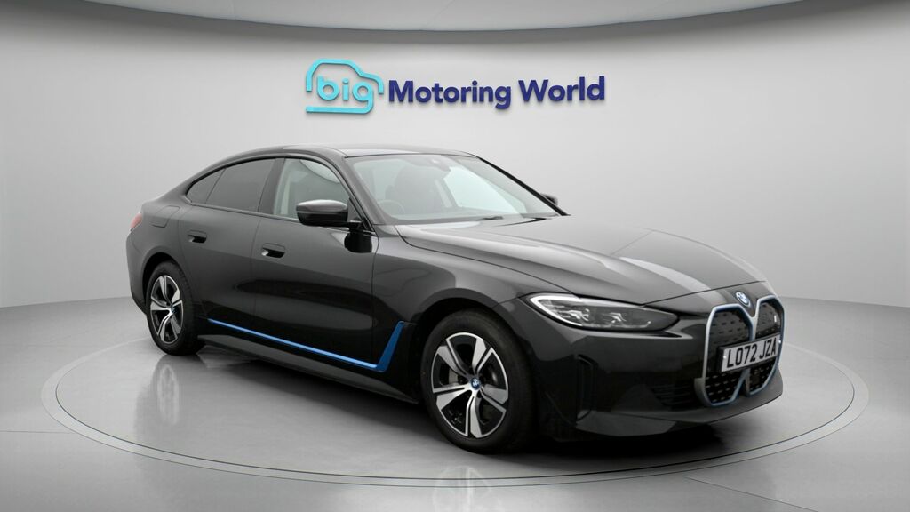 BMW i4 Sport Black