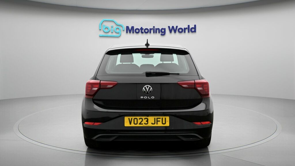 Volkswagen Polo Life VO23JFU Black #6