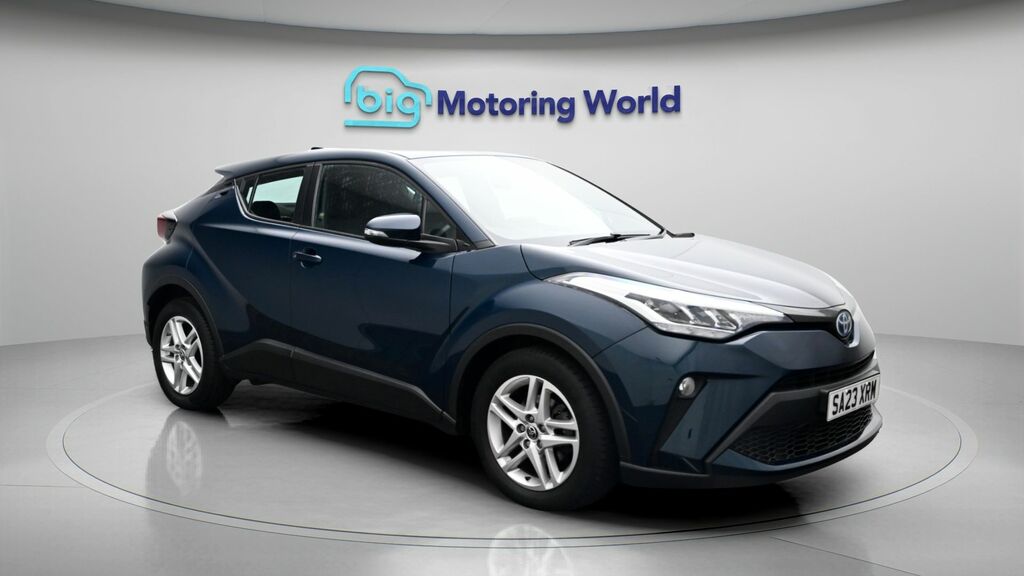 Toyota C-Hr Icon Blue