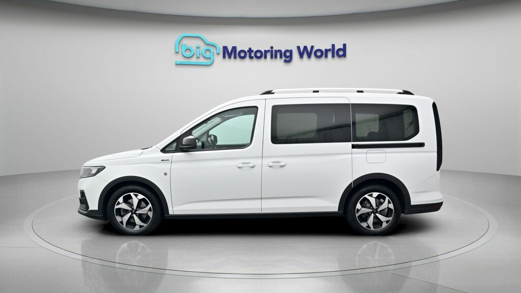 Ford Grand Tourneo Connect Active White #4