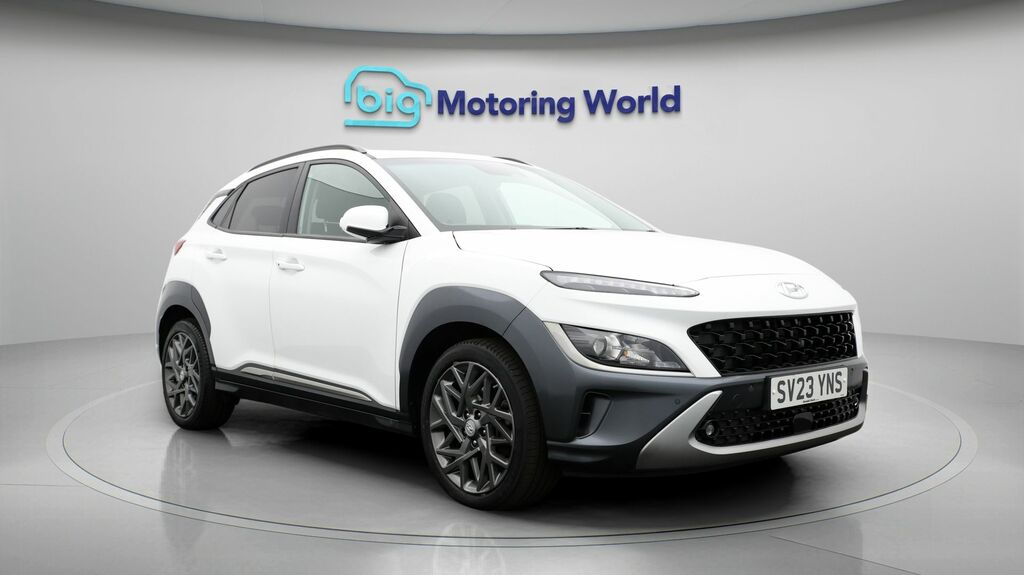 Hyundai Kona Premium SV23YNS White