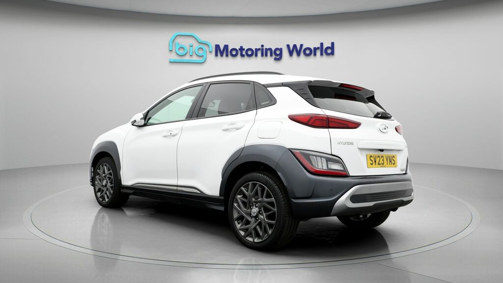 Hyundai Kona Premium SV23YNS White #5