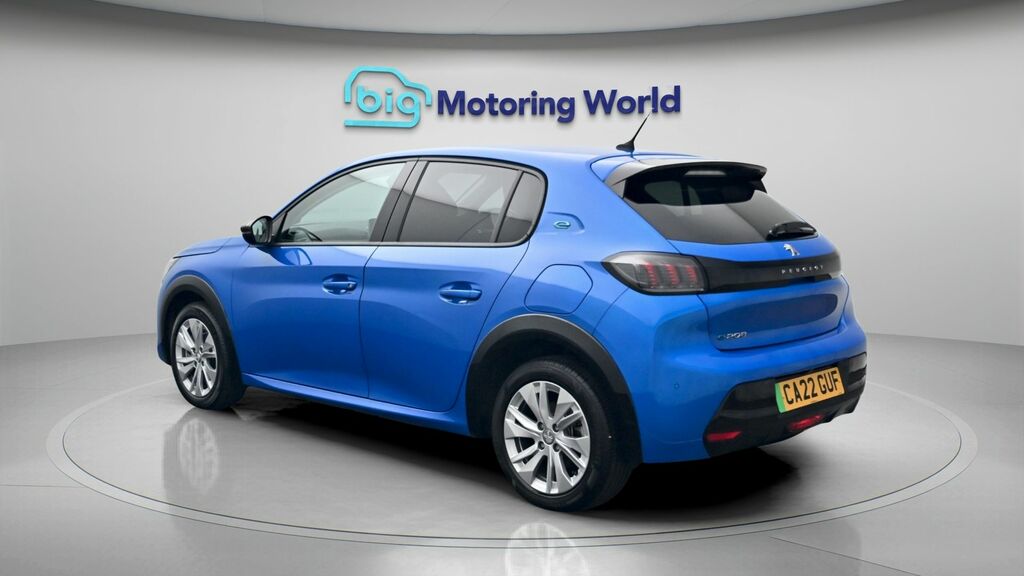 Peugeot e-208 Allure Premium Blue #5