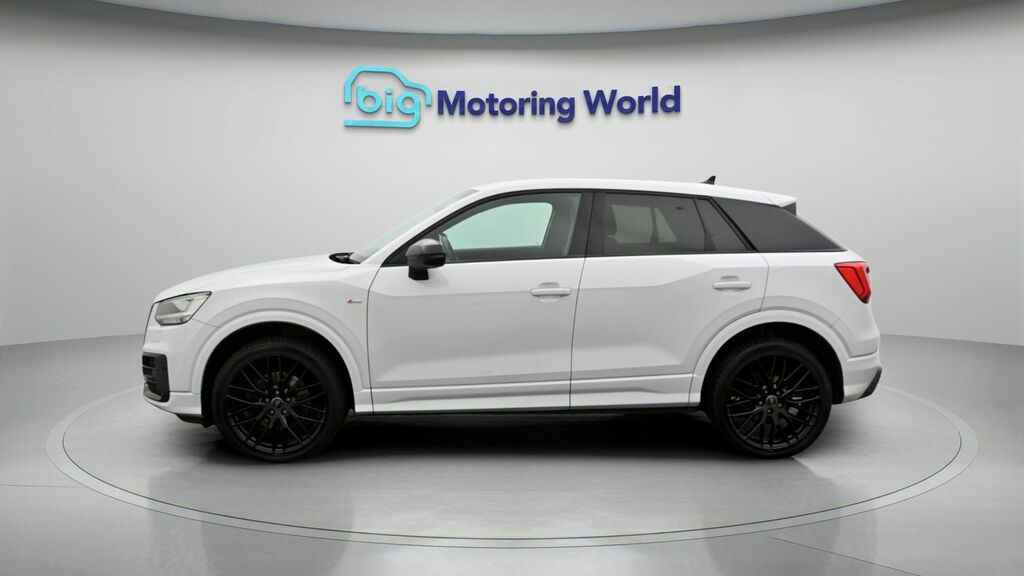 Audi Q2 Black Edition WN20HZL White #4