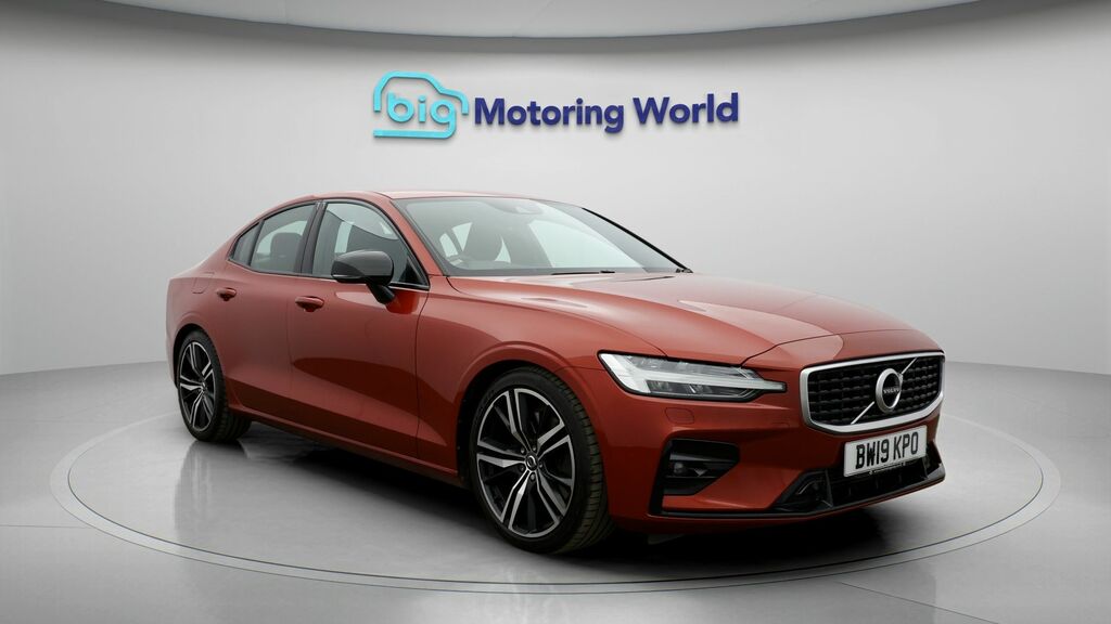 Volvo S60 R-design Edition Red