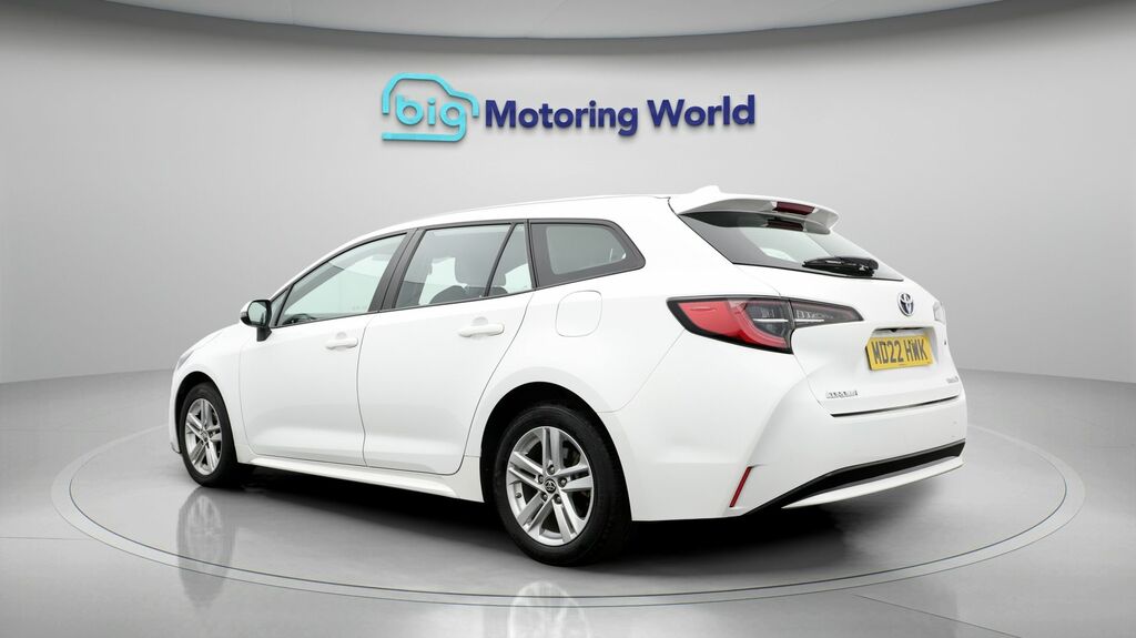 Toyota Corolla Icon White #5