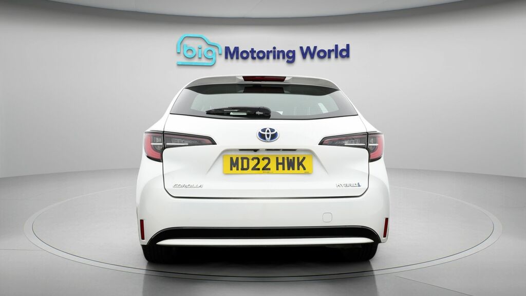 Toyota Corolla Icon White #6