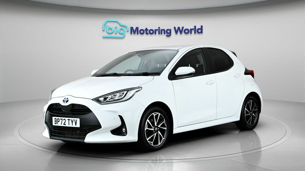 Toyota Yaris Design White #3