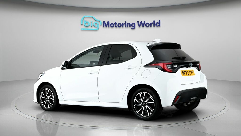 Toyota Yaris Design White #5