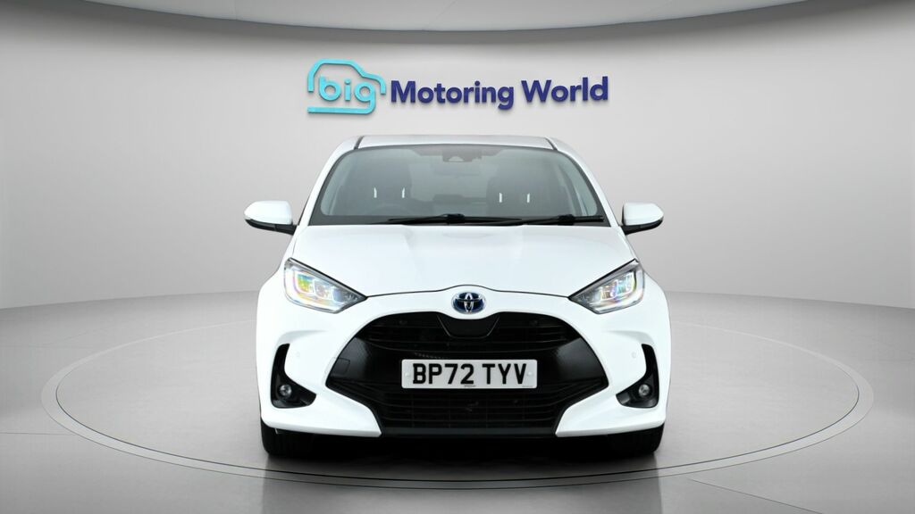 Toyota Yaris Design White #2