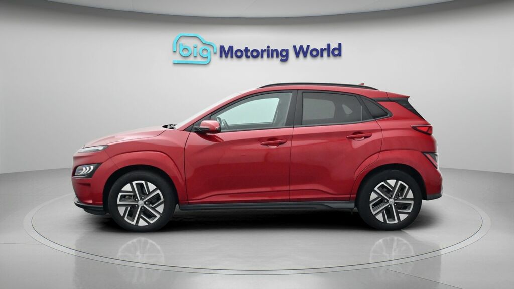 Hyundai Kona Premium Red #4