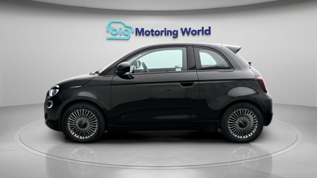 Fiat 500E Icon Black #4