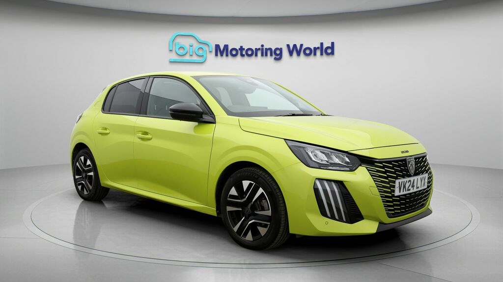 Peugeot 208 Allure Yellow