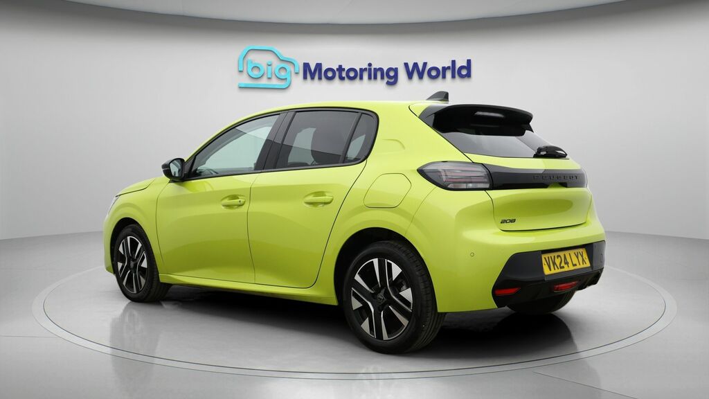 Peugeot 208 Allure Yellow #5