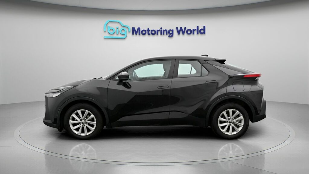 Toyota C-Hr Icon Black #4