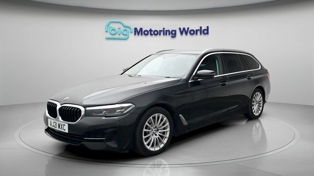 BMW 5 Series Se Black #3