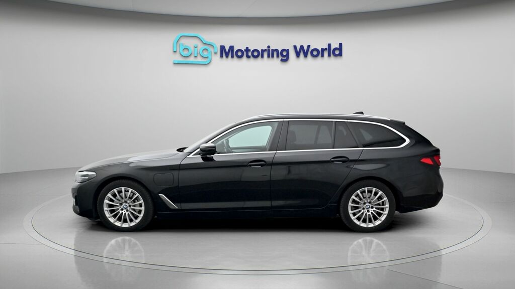 BMW 5 Series Se Black #4
