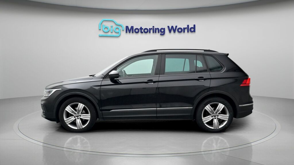 Volkswagen Tiguan Life Black #4