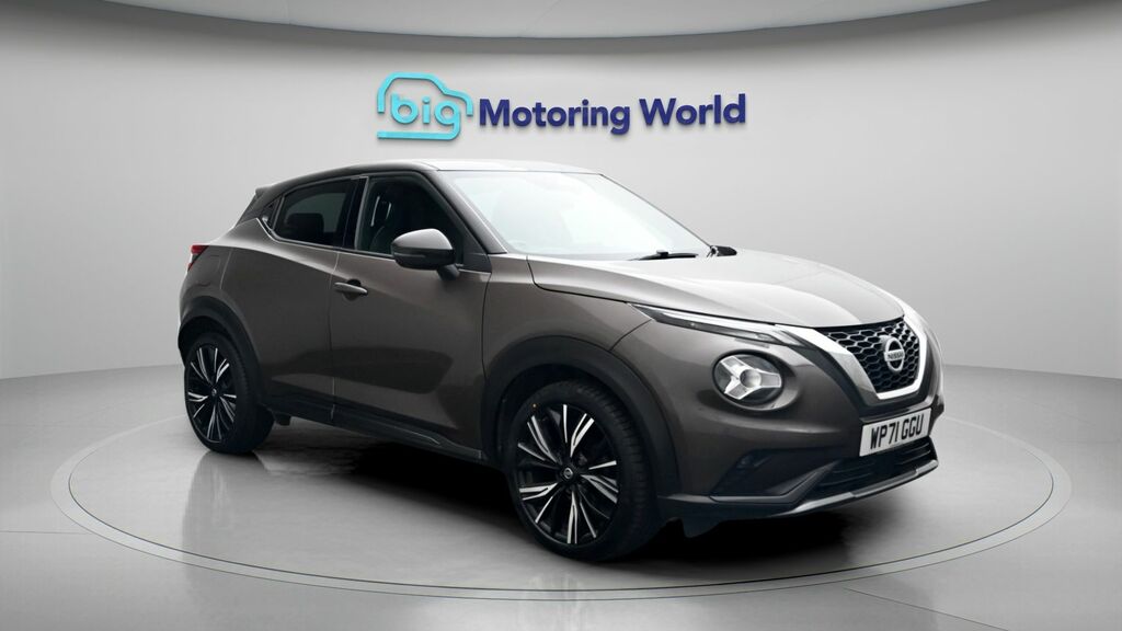 Nissan Juke Tekna WP71GGU Brown