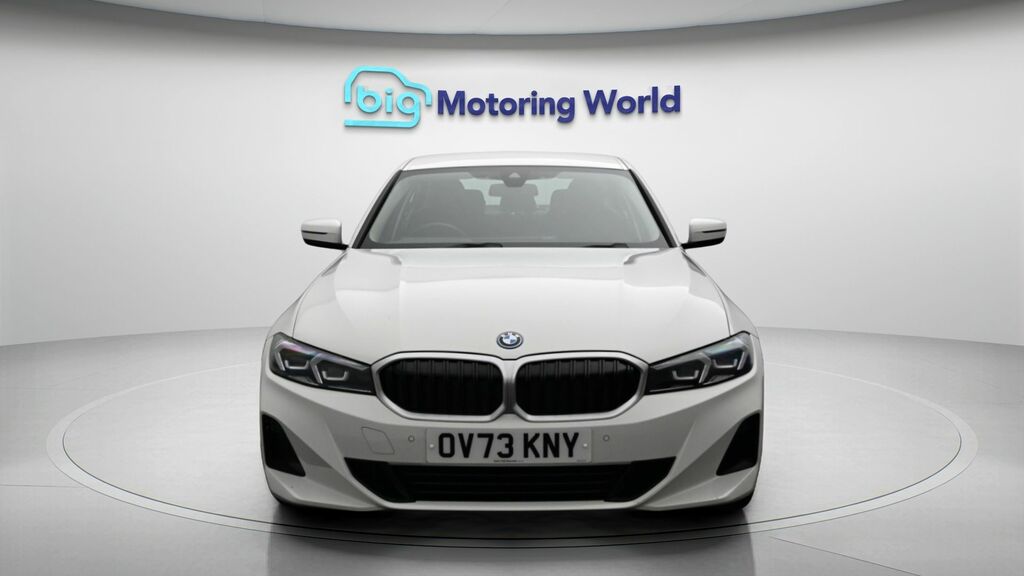 BMW 3 Series Sport White #2