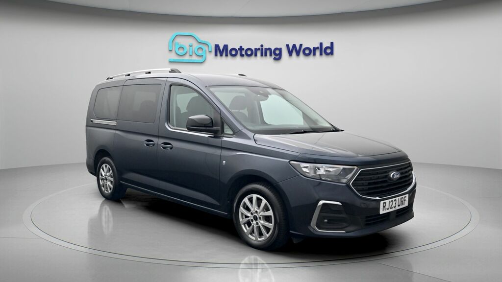 Ford Grand Tourneo Connect Titanium Blue