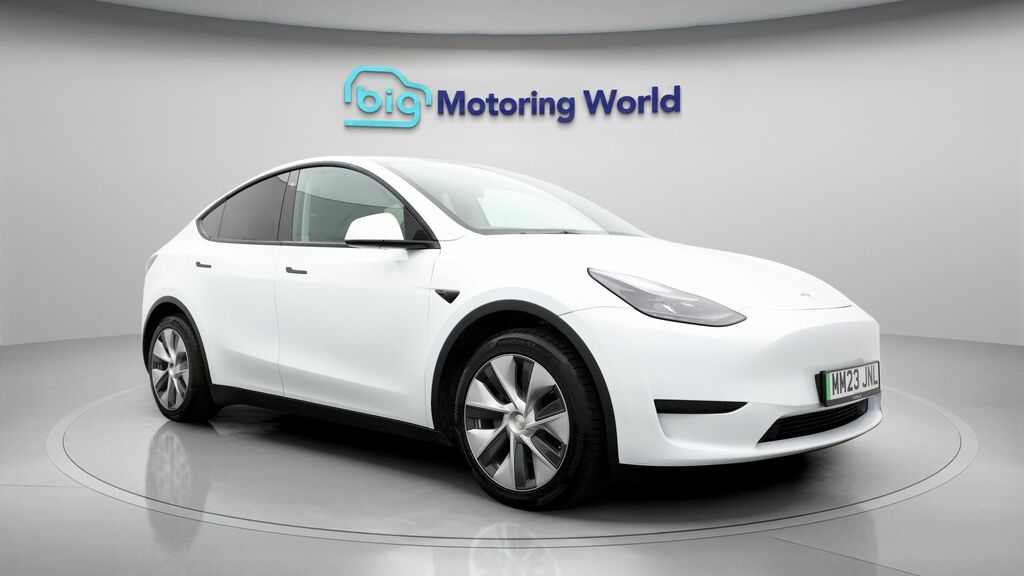 Tesla Model Y Y Model Y Rwd MM23JNL White