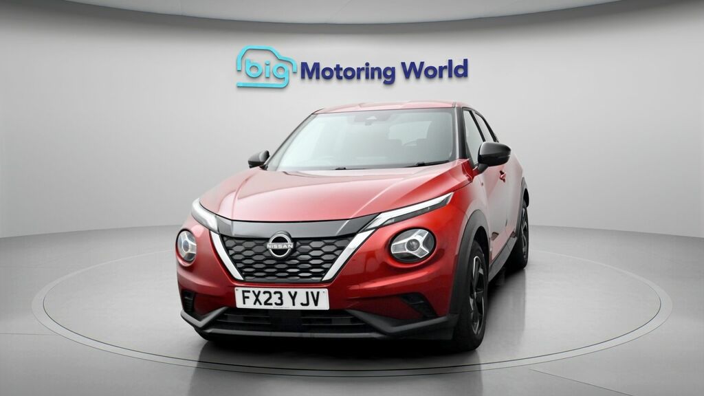 Nissan Juke N-connecta Red #2