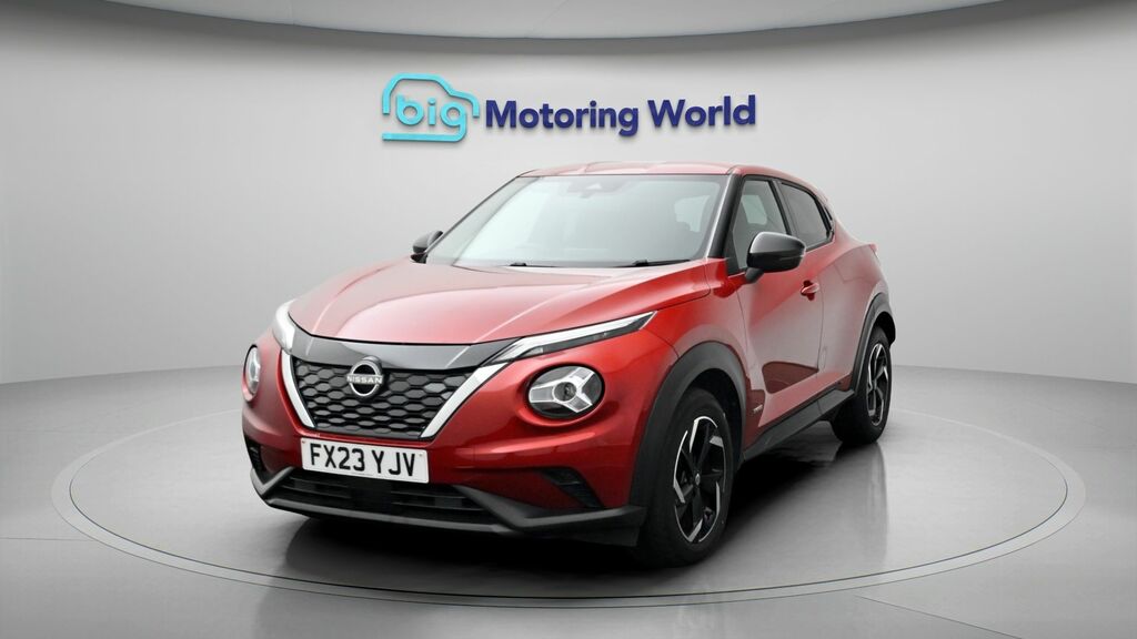 Nissan Juke N-connecta Red #3