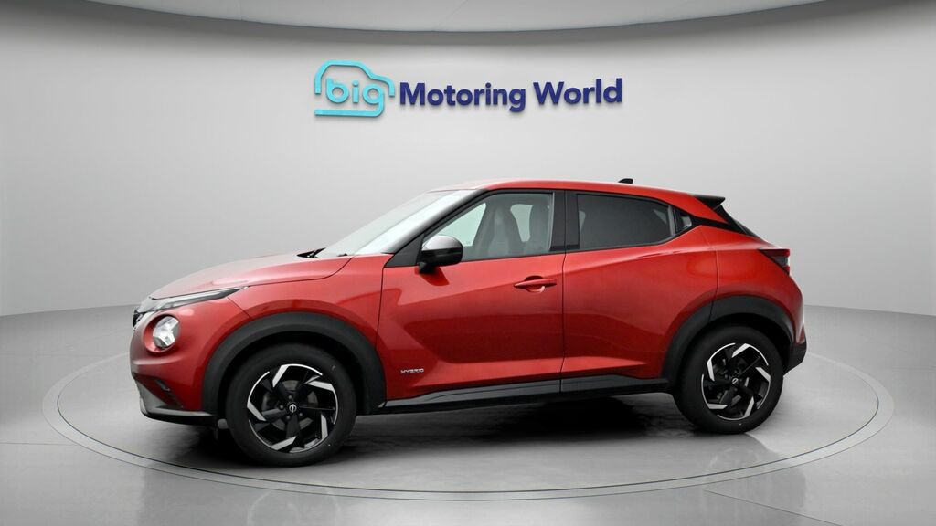 Nissan Juke N-connecta Red #4