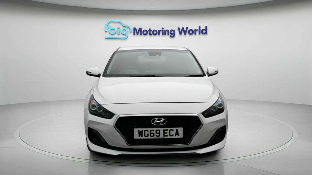 Hyundai I30 Premium WG69ECA White #2