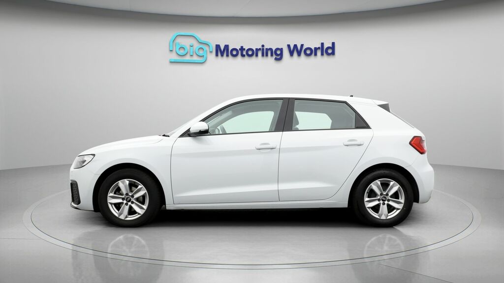 Audi A1 Technik NU21LWN White #4