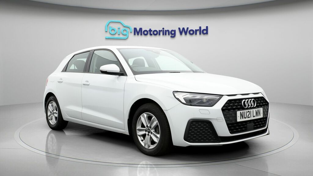 Audi A1 Technik NU21LWN White