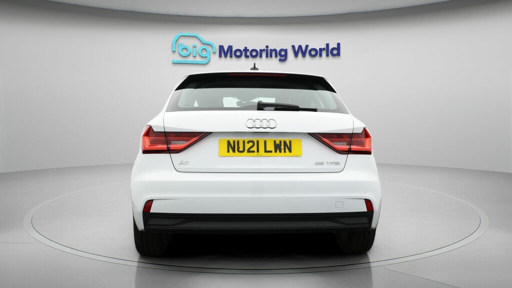 Audi A1 Technik NU21LWN White #6