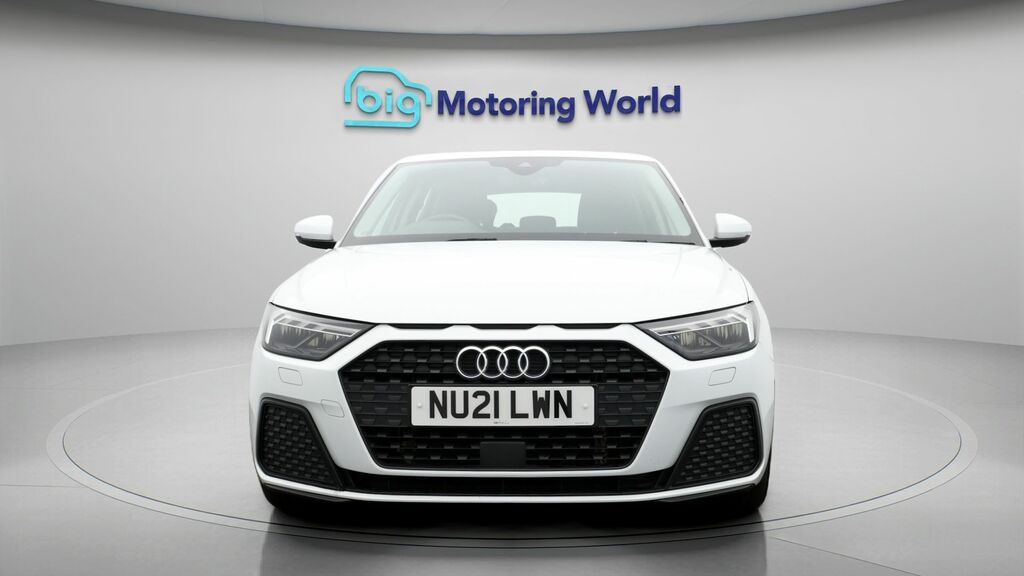 Audi A1 Technik NU21LWN White #2
