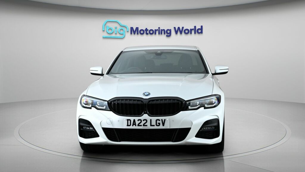 BMW 3 Series M Sport White #2