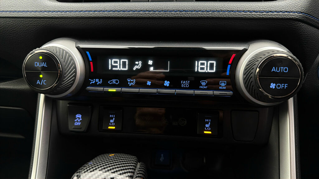 Toyota Rav 4 Dynamic Black #3